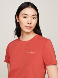 Tommy Hilfiger MINI LOGO - Jednoduché tričko - terra red