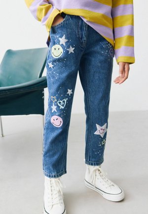 Next, REGULAR FIT - MOM SMILEYWORLD® - Džínsy s rovným strihom - mid blue