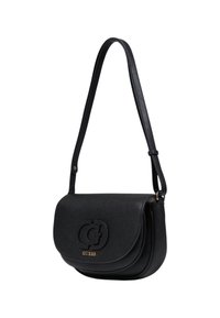 Borsa a tracolla nera in pelle con chiusura a patta, finitura texturizzata e logo impresso sul davanti. Dotata di una lunga tracolla regolabile.