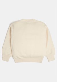 Kremowy sweter z dzianiny, o zaokrąglonym dekolcie, długich rękawach oraz prążkowanych mankietach i dolnym ściągaczu. Gładka faktura, minimalistyczny design.