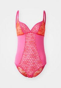 Roze bodysuit met een mesh-paneel met ronde uitsparingen en kantaccenten. Inclusief verstelbare bandjes en een V-halsontwerp.