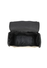 Svart zippered väska med en strukturerad rektangulär form, som har ett avtagbart inre fack i slät tyg och nätdetaljer.