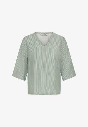 Hele roheline, lühikeste varrukatega pluus V-kaelusega ja tumerohelistes vertikaalsetes triipudes. Omandab laheda ja mugava lõike.