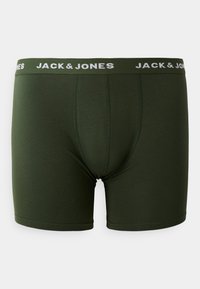 Tamnozeleni bokserice izrađene od rastezljivog materijala s bijelim pojasom s logotipom "JACK & JONES". Imaju uski kroj i kratke nogavice.