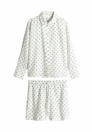 Biały zestaw piżamy składający się z koszuli zapinanej na guziki z długim rękawem oraz szortów z elastycznym paskiem, oba wzorzyste w czarne kropki.