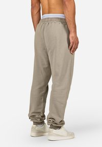 Pegador LOGO HEAVY JOGGER - Treningo apatinė dalis - washed flint grey black