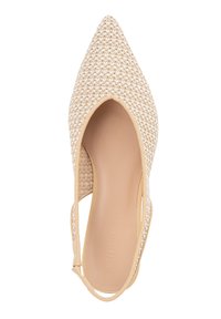Beżowe plecione buty na obcasie typu slingback z ostrym noskiem, z fakturowanym wierzchem i gładką podeszwą. Dyskretny logotyp na wkładce.