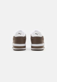 Puma PRO CLASSIC  - Joggesko - white/espresso brown/team gold