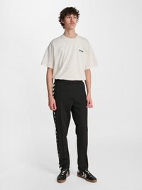 Hummel LOOSE WHISTLE - T-shirts print - blanc de blanc/royal purple