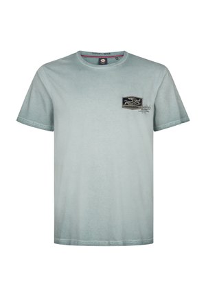 Hellblaues Baumwoll-T-Shirt mit Rundhalsausschnitt, kurzen Ärmeln und einem kleinen schwarzen Logo-Patch auf der linken Brustseite.