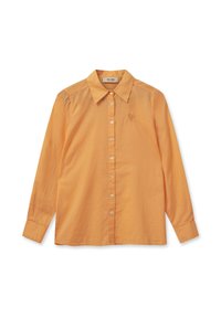 Camisa de manga larga de tela naranja claro, con cuello puntiagudo, siete botones y un pequeño detalle bordado en forma de corazón.