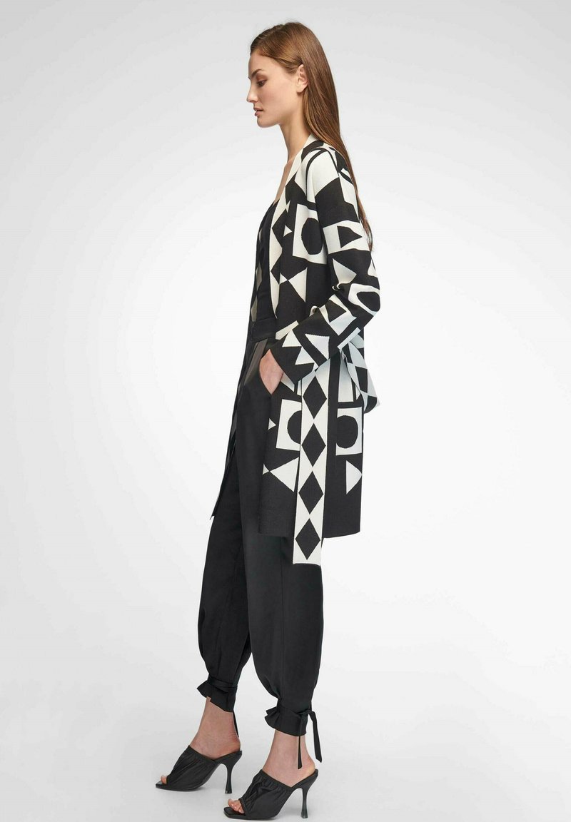 Damen Strickjacken | TALBOT RUNHOF X PETER HAHN Strickjacke schwarz/weiß/schwarz - FZ37365 Damen Strickjacken | TALBOT RUNHOF X PETER HAHN Strickjacke schwarz/weiß/schwarz - FZ37365