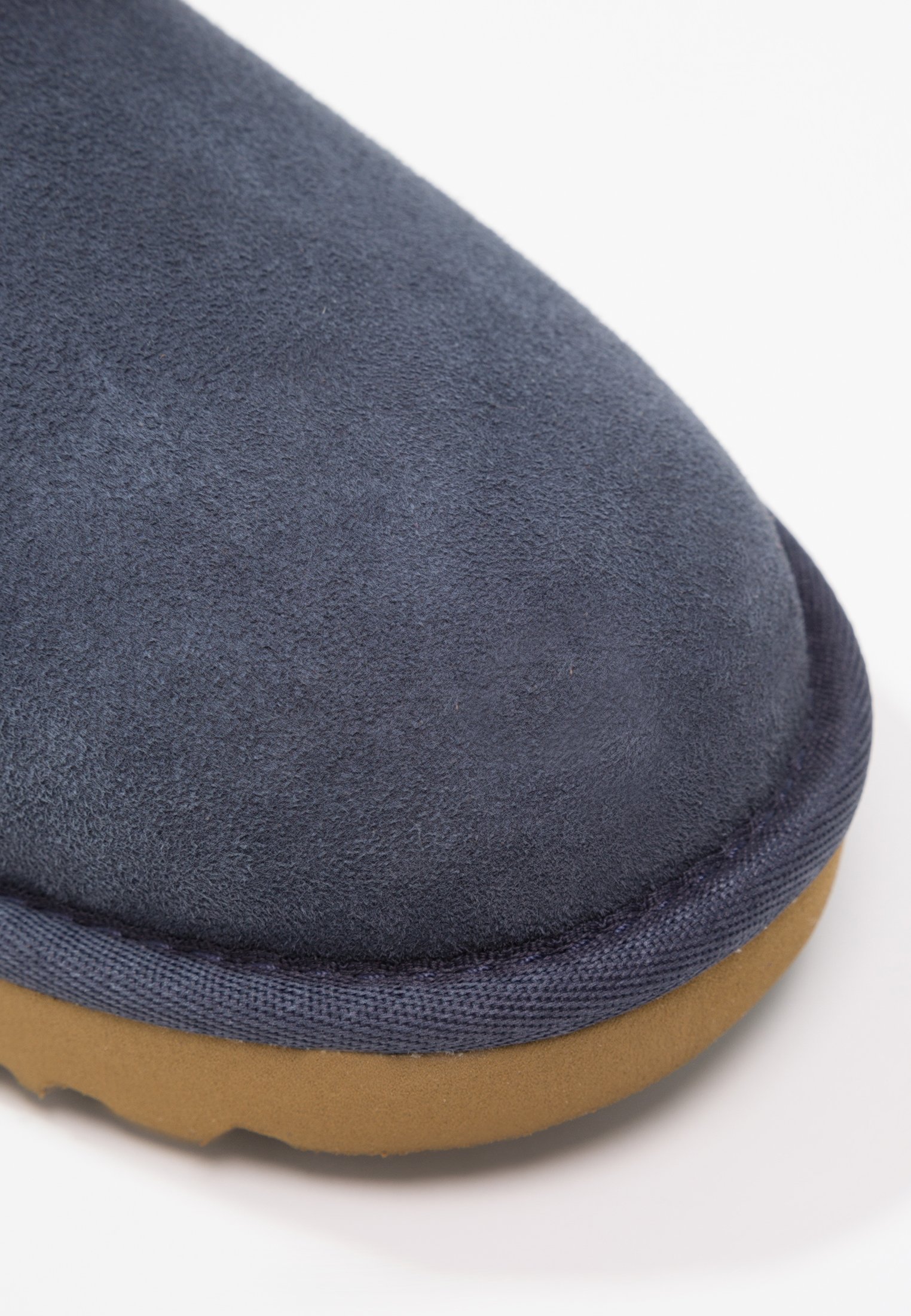 navy blue low top uggs