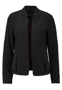 Czarny żakiet z nowoczesnym krojem klap. Posiada dwie boczne kieszenie oraz podszewkę w kwiatowy wzór widoczną przez przednie zapięcie. Gładka tekstura.