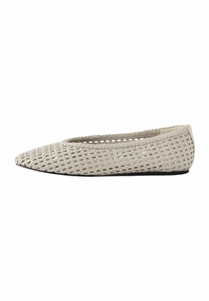 Next REGULAR FIT-FOREVER COMFORT ROUND TOE WEAVE - Ballerina's - bone