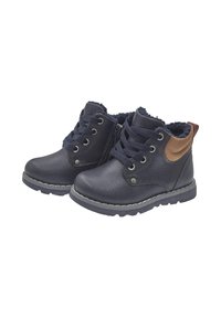 Botas de cuero azul marino con cordones en la parte delantera, cremallera lateral, forro suave y un acento marrón en el talón, con una suela serrada para mayor agarre.