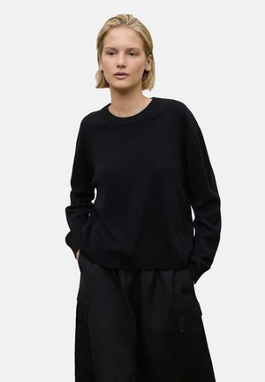 COSMOS - Strickpullover - black