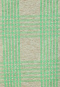 Beżowy materiał w zieloną kratę, z grubymi i cienkimi paskami, z fakturowanymi splotami tworzącymi kontrastowy efekt wizualny.