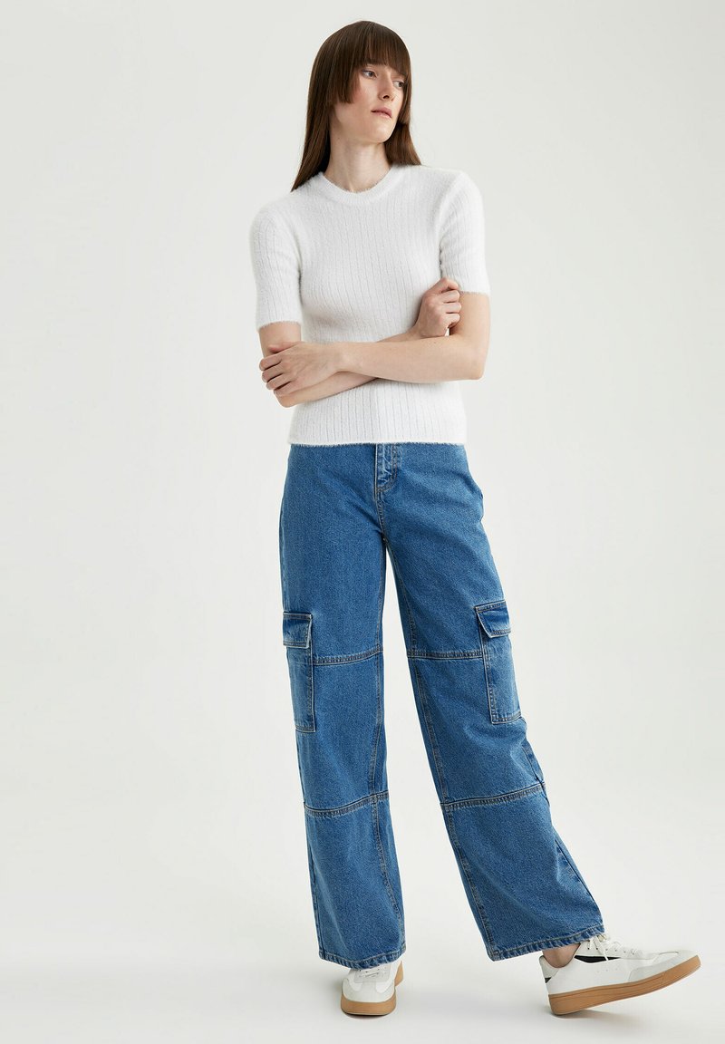 DeFacto T-shirt basic beige DeFacto T-shirt basic beige