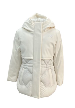 Cappotto invernale imbottito bianco con cappuccio, parte inferiore trapuntata, parte superiore liscia e due tasche frontali.