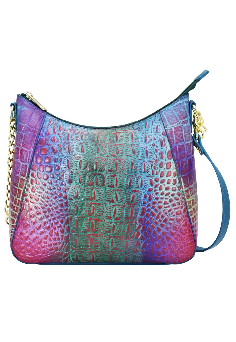 Krokodillenpatroon handtas in verloopkleuren van blauw, paars en roze. Bevat een gouden kettingaccent en een ritssluiting.