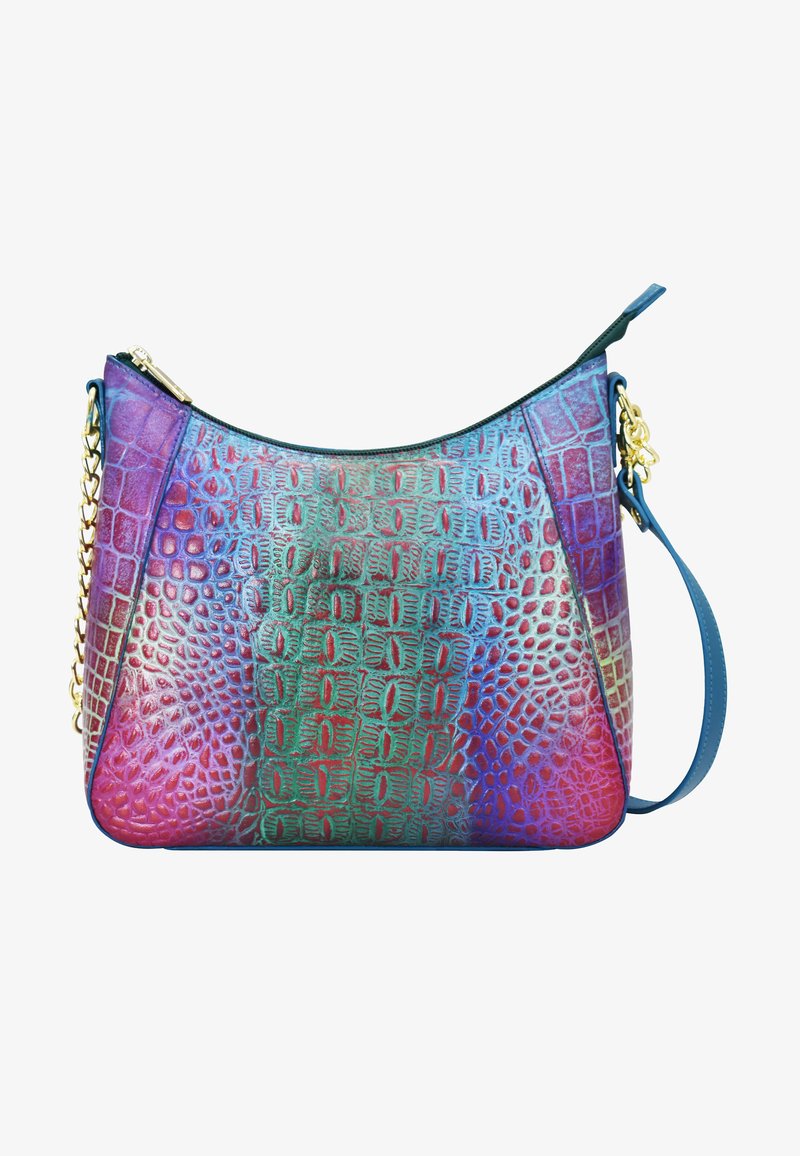 Krokodillenpatroon handtas in verloopkleuren van blauw, paars en roze. Bevat een gouden kettingaccent en een ritssluiting.