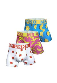 Drie paren heren boxershorts: wit met rode aardbeien, roze met gele bananen en blauw met gele citroenen. Allemaal hebben ze merkwaslijnen.