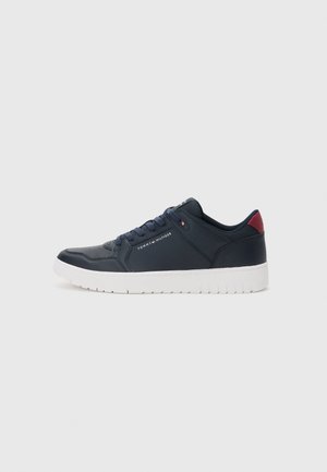 TH CORE LITE - Trainers - desert sky