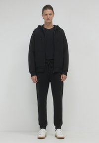 Calliope Felpa con zip - nero