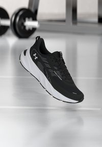 Избран, black/white
