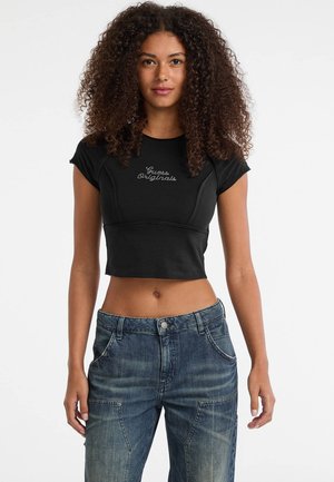 - T-shirt z nadrukiem