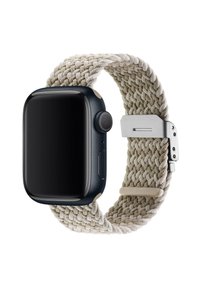 Reloj inteligente con una esfera rectangular negra, correa trenzada de un tono beige claro, herrajes plateados y un botón lateral con un agarre texturizado.