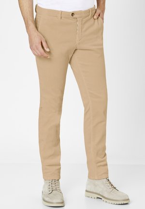 BRANDON TAPERED FIT - Chinos - beige