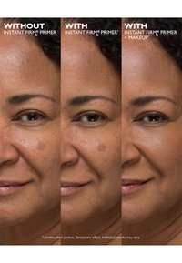 Tre ritratti affiancati mostrano differenze della pelle: senza primer, con primer e con primer più trucco. Cambiamenti notevoli nella texture e nel tono.
