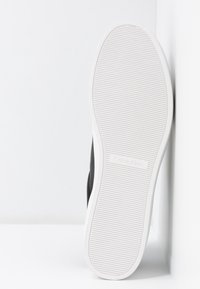 Calvin Klein Baskets basses - black