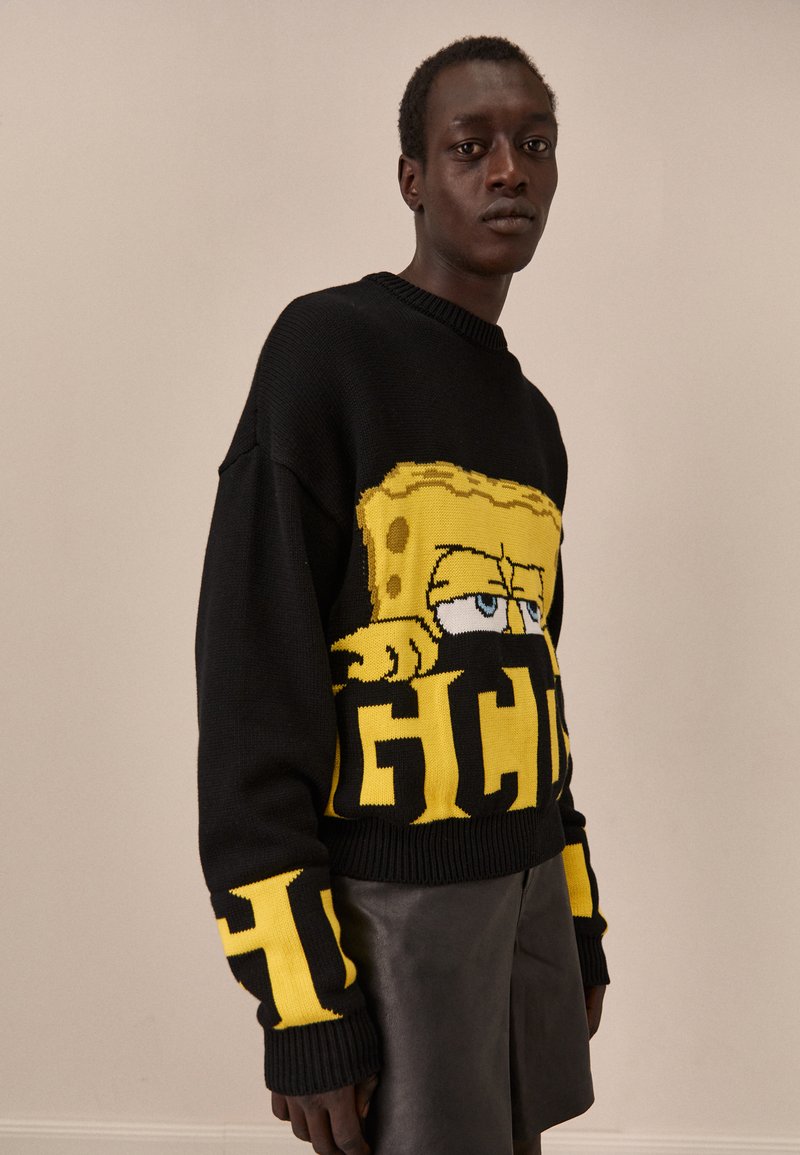 GCDS SPONGEBOB LOW BAND LOGO Neule Black musta Zalando fi gcds-spongebob-low-band-logo-neule-black-musta-zalando-fi