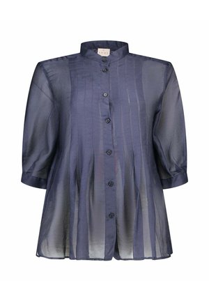 Blouse bleu marine transparente avec col mandarin, plis verticaux, boutonnage sur le devant et manches 3/4 avec détails aux poignets.