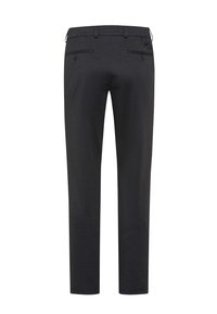 Vue arrière d’un pantalon formel noir avec passants de ceinture et deux poches arrière boutonnées, coupe droite.