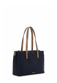 Borsa a spalla blu navy con una texture liscia, doppie maniglie in pelle color noce e chiusura superiore con zip. Presenta accessori in argento e un design minimalista.