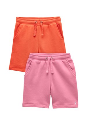 To par fleece-shorts med snøre i taljen og sidelommer, den ene i lys orange og den anden i blød lyserød.