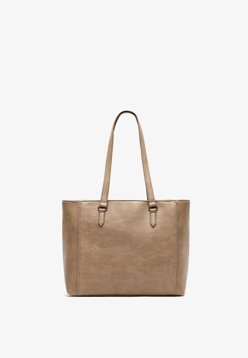 Beige läderhandväska med två axelremmar, rektangulär form, slät yta och kontrasterande sömdetaljer på sidorna.