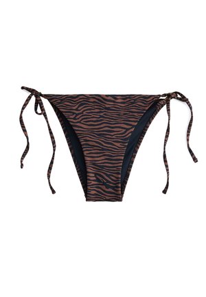 Slip bikini bottom a righe tigre marrone con lacci laterali. Presenta una texture liscia, lacci regolabili e una fodera nera a contrasto.