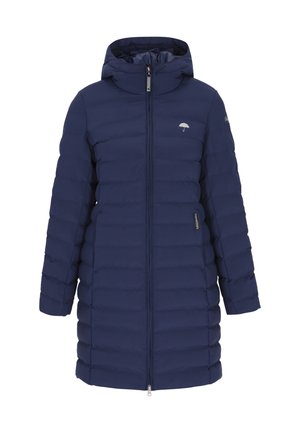 Pūkains tumši zils mētelis ar kapuci, priekšējo rāvējslēdzēju un quilted tekstūru. Iekļautas logotipa akcenti un sānu kabatas funkcionālai lietošanai.