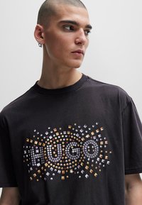 HUGO DUNIC - Triko s potiskem - black