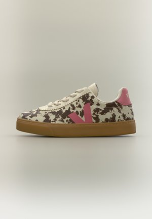 Veja, SMALL VOLLEY UNISEX, mleczny