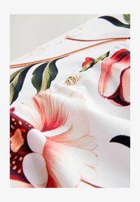 Niet geselecteerd, white red floral