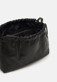 Calvin Klein Jeans GATHERED CROSSBODY - Torba čez telo - black