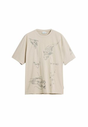 Beige Baumwoll-T-Shirt mit kurzen Ärmeln und rundem Ausschnitt. Auf der Vorderseite sind Linienzeichnungen von Vögeln und floralen Motiven zu sehen.