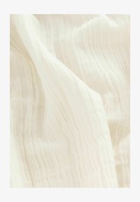 Unselected, white