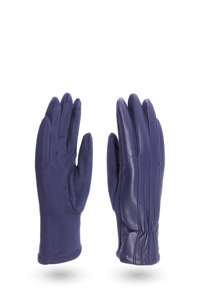 Un paio di guanti blu navy, uno in suede per la mano sinistra e uno in pelle liscia per la mano destra, mostrati distesi con le dita estese.